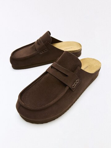 Bershka Muiltjes in Bruin