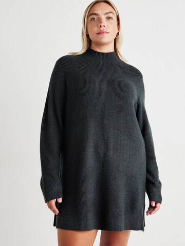 ONLY Carmakoma - Jersey 'CARKATIA' en gris: frente