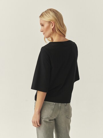 TATUUM Pusero värissä musta