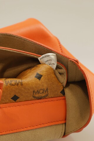 MCM Handtasche klein Leder One Size in Orange