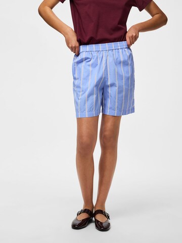 PIECES Regular Shorts 'PCPhilipa' in Blau: Vorderseite