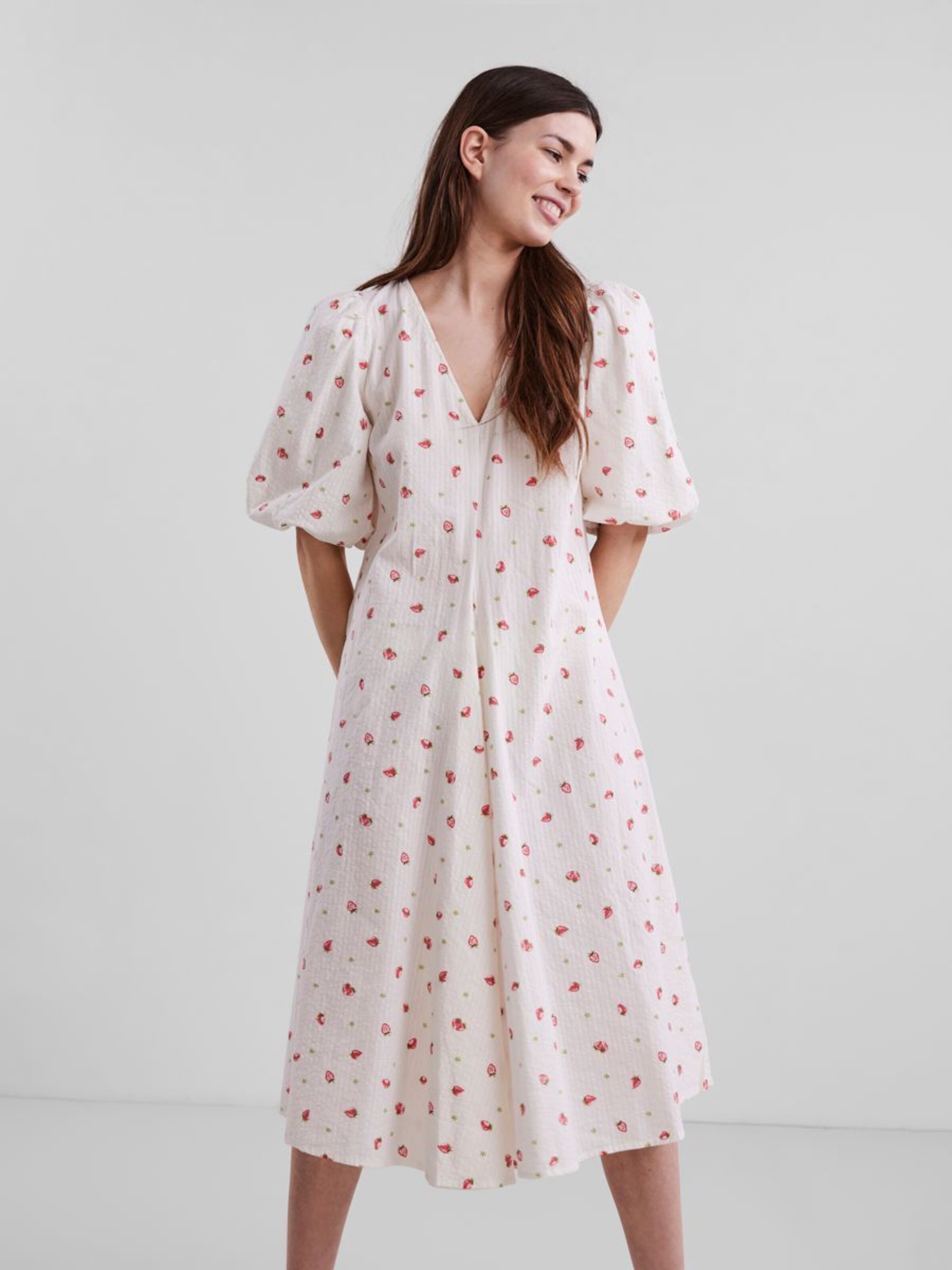 Frauen Kleider Y.A.S Kleid in Weiß - LL47713 Frauen Kleider Y.A.S Kleid in Weiß - LL47713