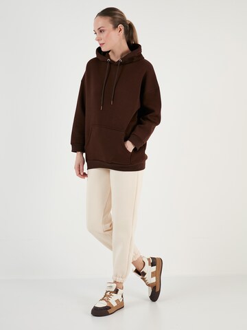 LELA Sweatshirt in Braun