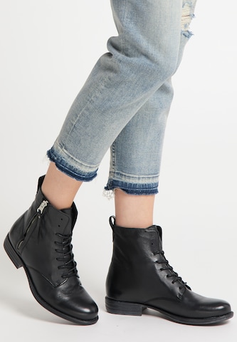 DreiMaster Vintage Lace-Up Ankle Boots in Black