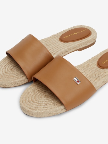 TOMMY HILFIGER Mules in Brown