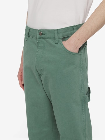 DICKIES Regular Карго панталон 'CARPENTER' в зелено