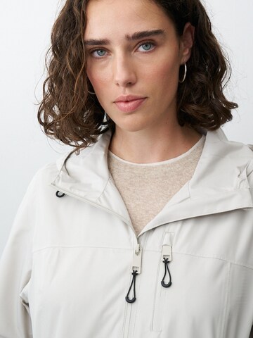 ONUA Raincoat 'Breeze' in Beige