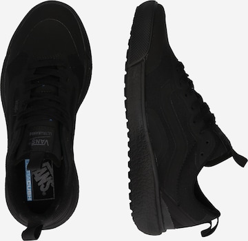 Baskets basses 'UltraRange EXO' VANS en noir