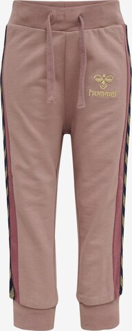 Hummel Tapered Broek in Roze: voorkant