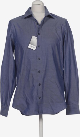 HECHTER PARIS Button Up Shirt in M in Blue: front