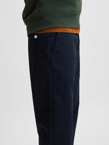 SELECTED HOMME - Loosefit Calças chino 'Salford' em azul