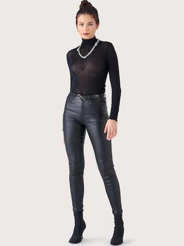 Camomilla Slim fit Traditional pants in Black: front