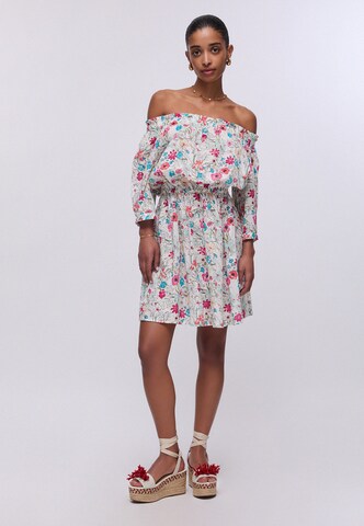 Rochie de la Liu Jo pe alb