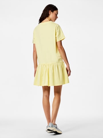 geltona PIECES Vasarinė suknelė 'PCDISSO'