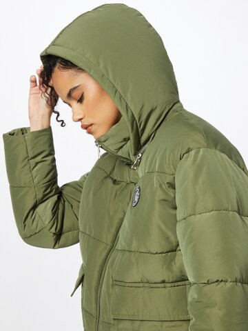 Veste d’hiver 'Malin' ABOUT YOU x INNA en vert