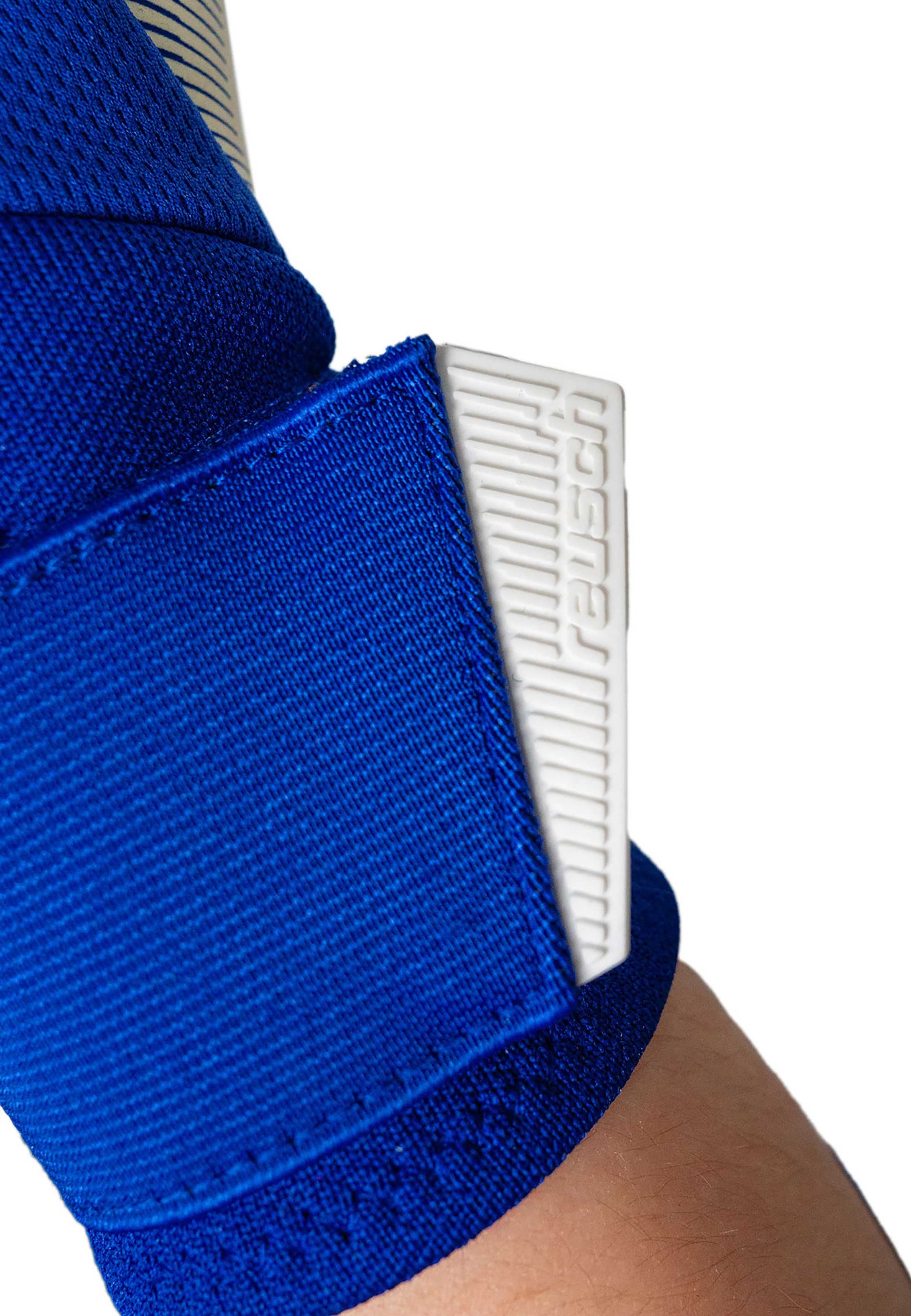 REUSCH Sports gloves 'Attrakt Gold X NC Gravity' in Blue