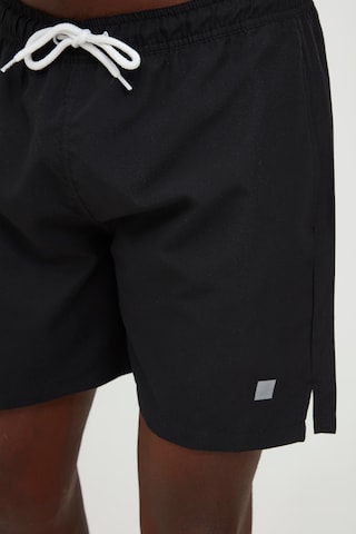 !Solid Badeshorts in Schwarz