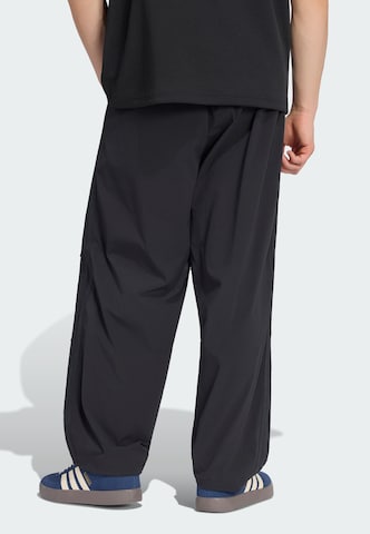 ADIDAS SPORTSWEAR - Loosefit Calças de desporto 'City Tech' em preto