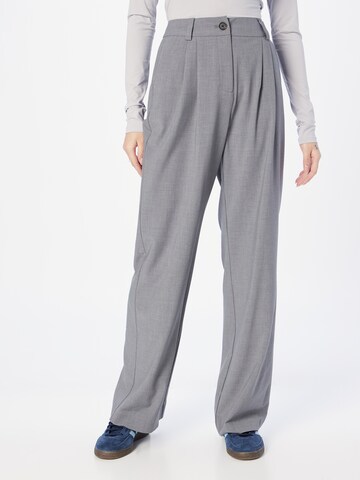 modström Loose fit Pleat-front trousers 'Benny' in Grey: front