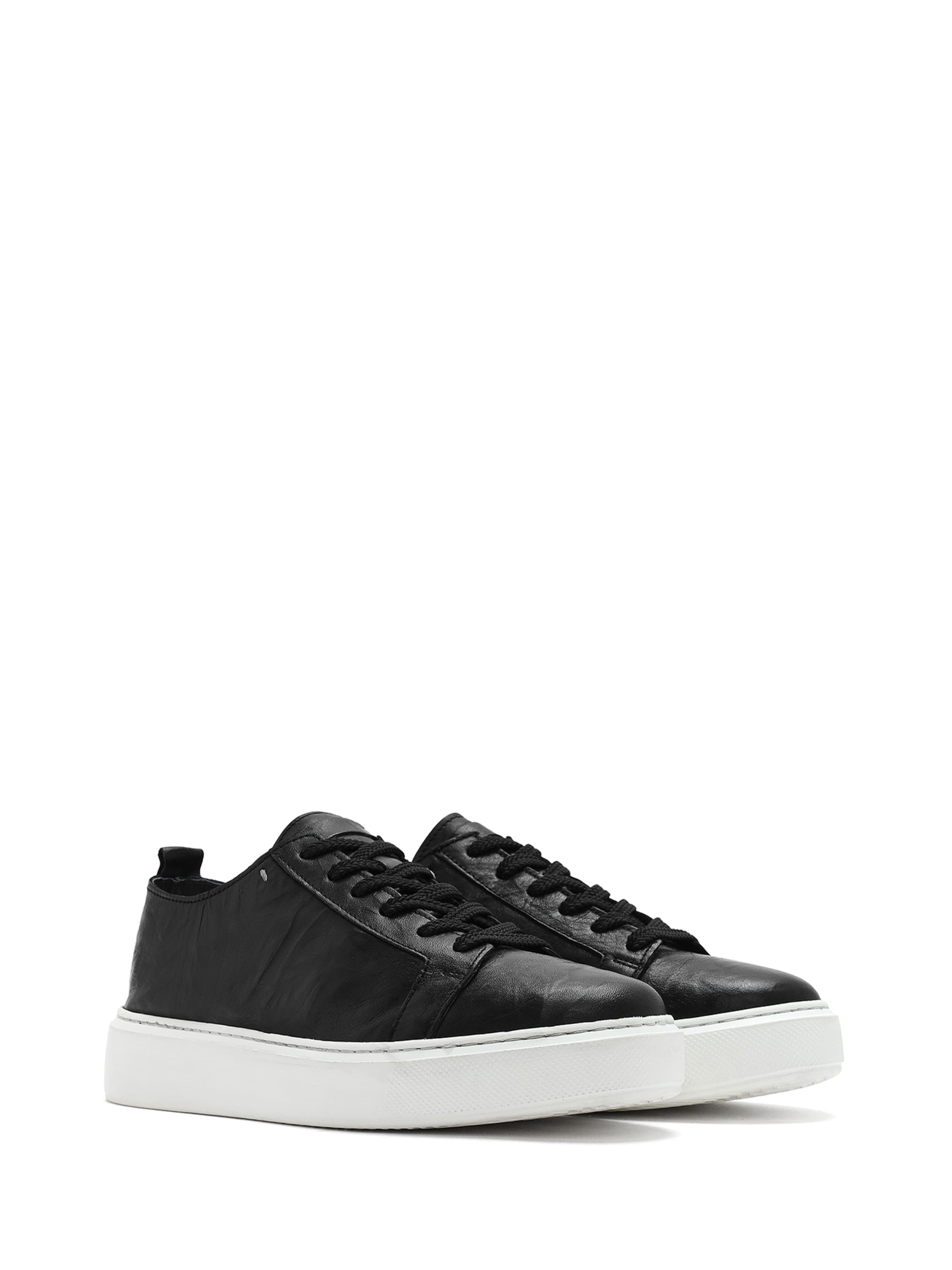 Sneaker bassa di Derimod in nero