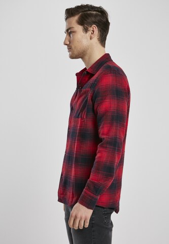 Urban Classics Regular fit Button Up Shirt in Red