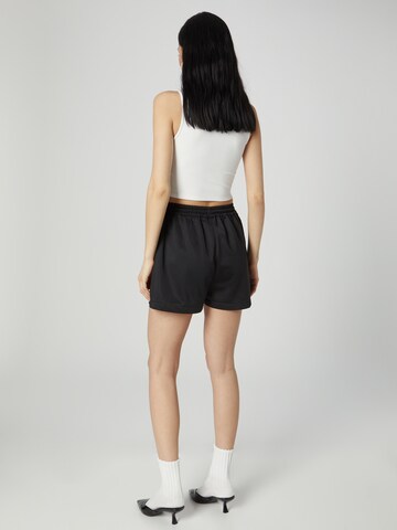 ABOUT YOU x Chiara Biasi Loosefit Shorts 'Alia' in Schwarz