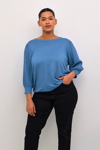 KAFFE CURVE Pullover 'Loni' in Blau: Vorderseite