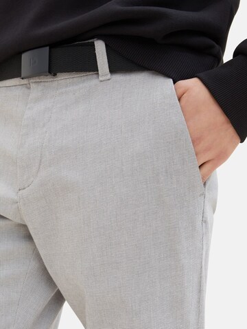 Coupe slim Pantalon chino TOM TAILOR DENIM en gris