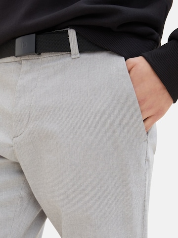 Slimfit Pantaloni eleganți de la TOM TAILOR DENIM pe gri