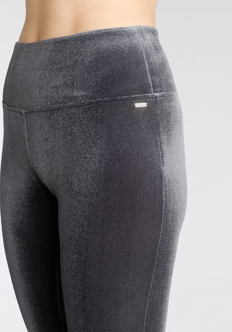 LASCANA - Skinny Leggings en negro