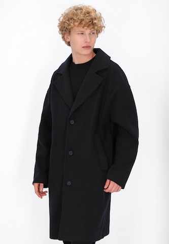 MO Between-seasons coat in Blue: front