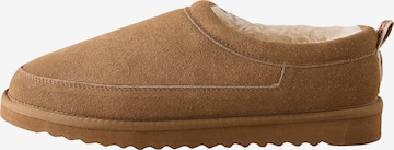 ruda Next Šlepetės: priekis