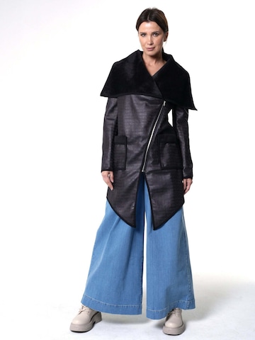 Metamorphoza Blazer in Black: front