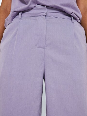 Noisy may Boot cut Pleat-front trousers 'Almond' in Purple