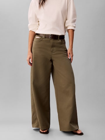 Calvin Klein Jeans Wide Leg Hose in Grün: Vorderseite