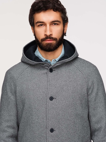 Cappotto di mezza stagione di Ombre in grigio