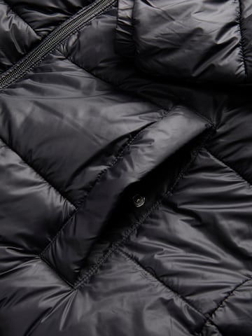 JJXX Winter Coat 'Nora' in Black