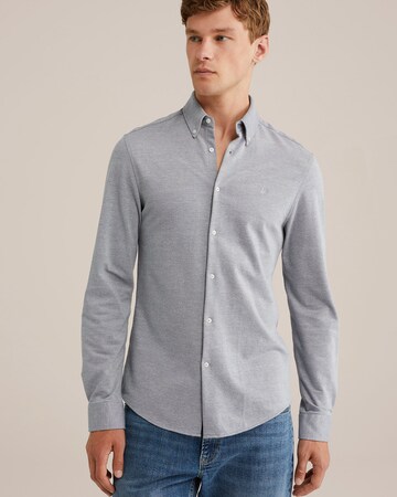 Coupe slim Chemise WE Fashion en gris : devant