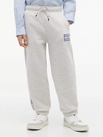 Effilé Pantalon TOMMY HILFIGER en gris : devant