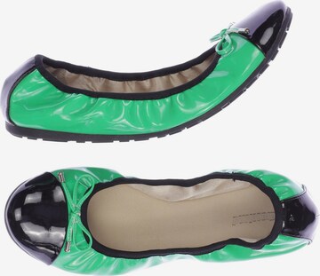 Graceland Flats & Loafers in 41 in Green: front