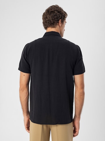 Coupe regular Chemise Antioch en noir