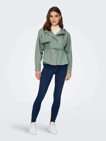 Veste mi-saison 'Chloe' ONLY en vert