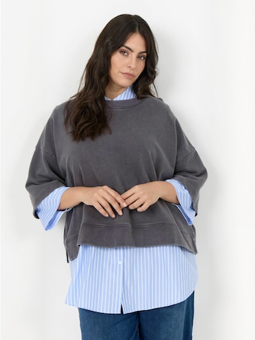 Wasabi Concept Sweater ' WA-AILI ' in Schwarz: Vorderseite