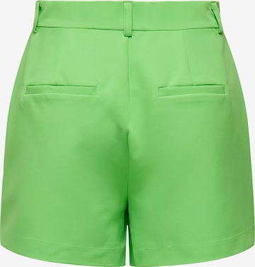 ONLY Regular Shorts 'LANA-BERRY' in Grün