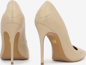 Kazar Pumps in Beige