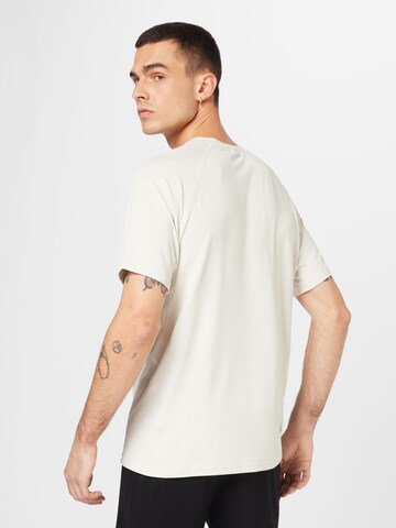 Virtus Функционална тениска 'Toscan' в бяло