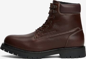 Bottines à lacets TOMMY HILFIGER en marron : devant