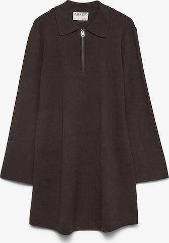 Robes en maille 'AWHanna' VERO MODA en marron : devant
