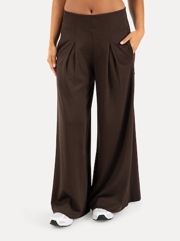 Smilodox Wide leg Broek 'Vanea' in Bruin: voorkant