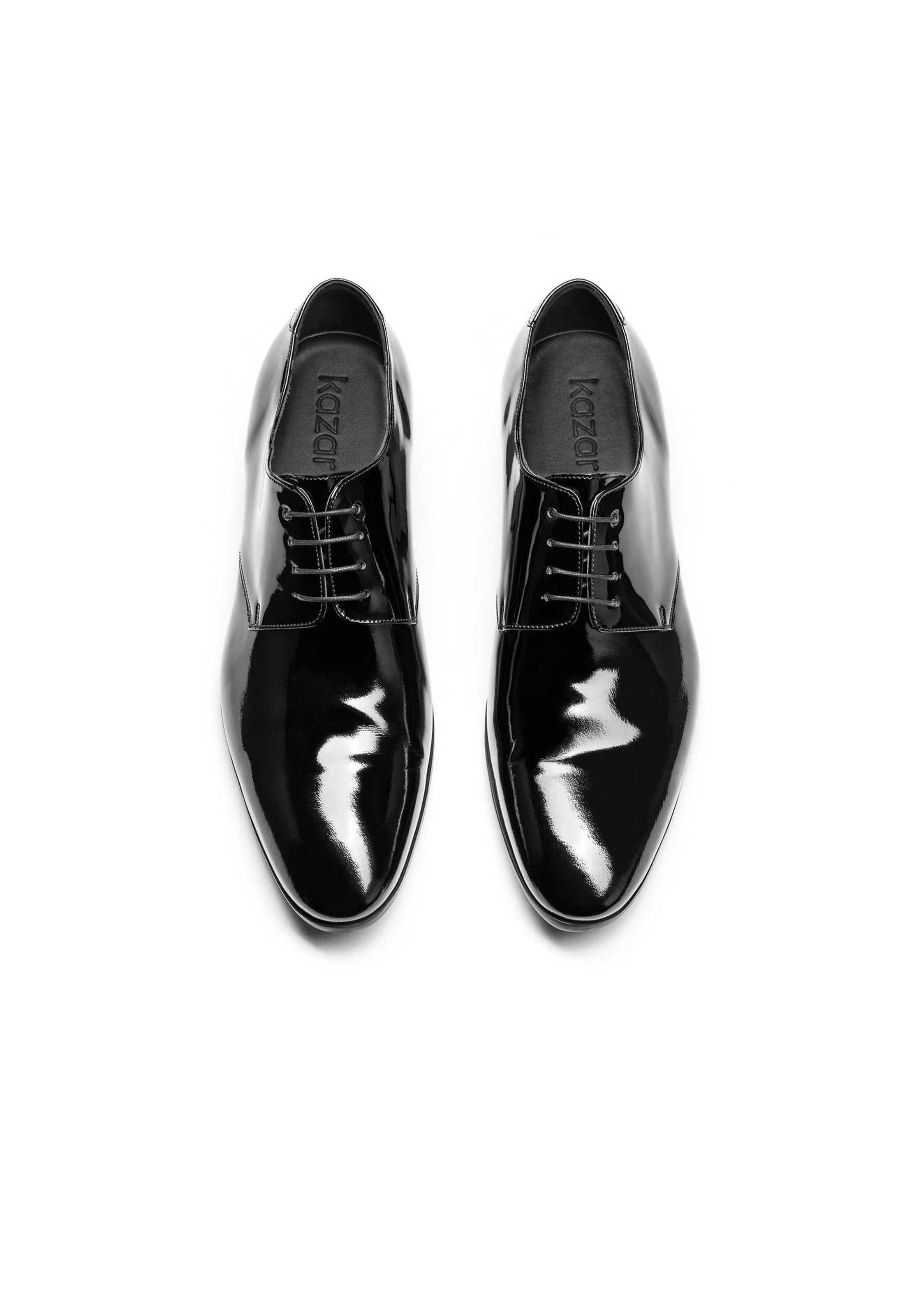 Scarpa stringata di Kazar in nero